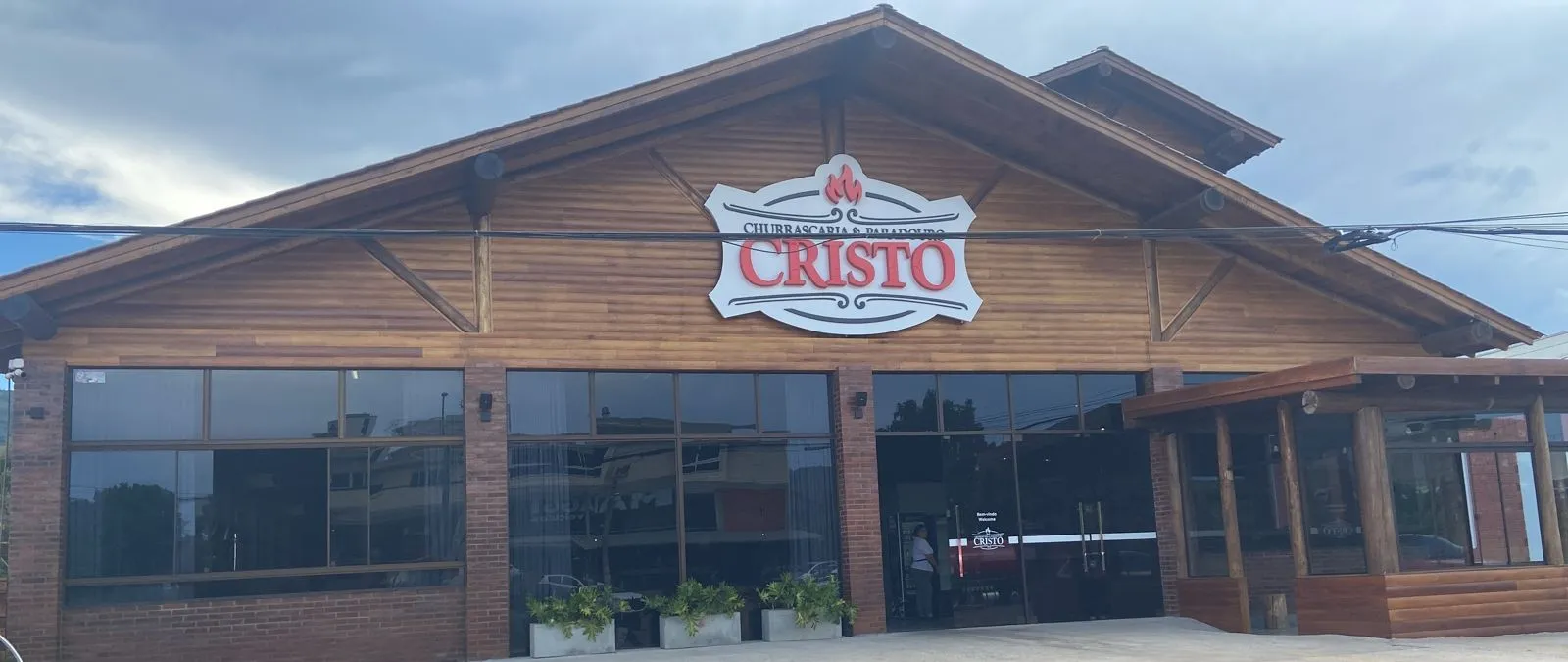 Acesso principal da Churrascaria e Paradouro Cristo